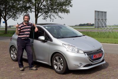 Warren with Peugeot 208